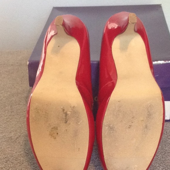Like new Red Patent Leather Heels - Picture 4 of 6